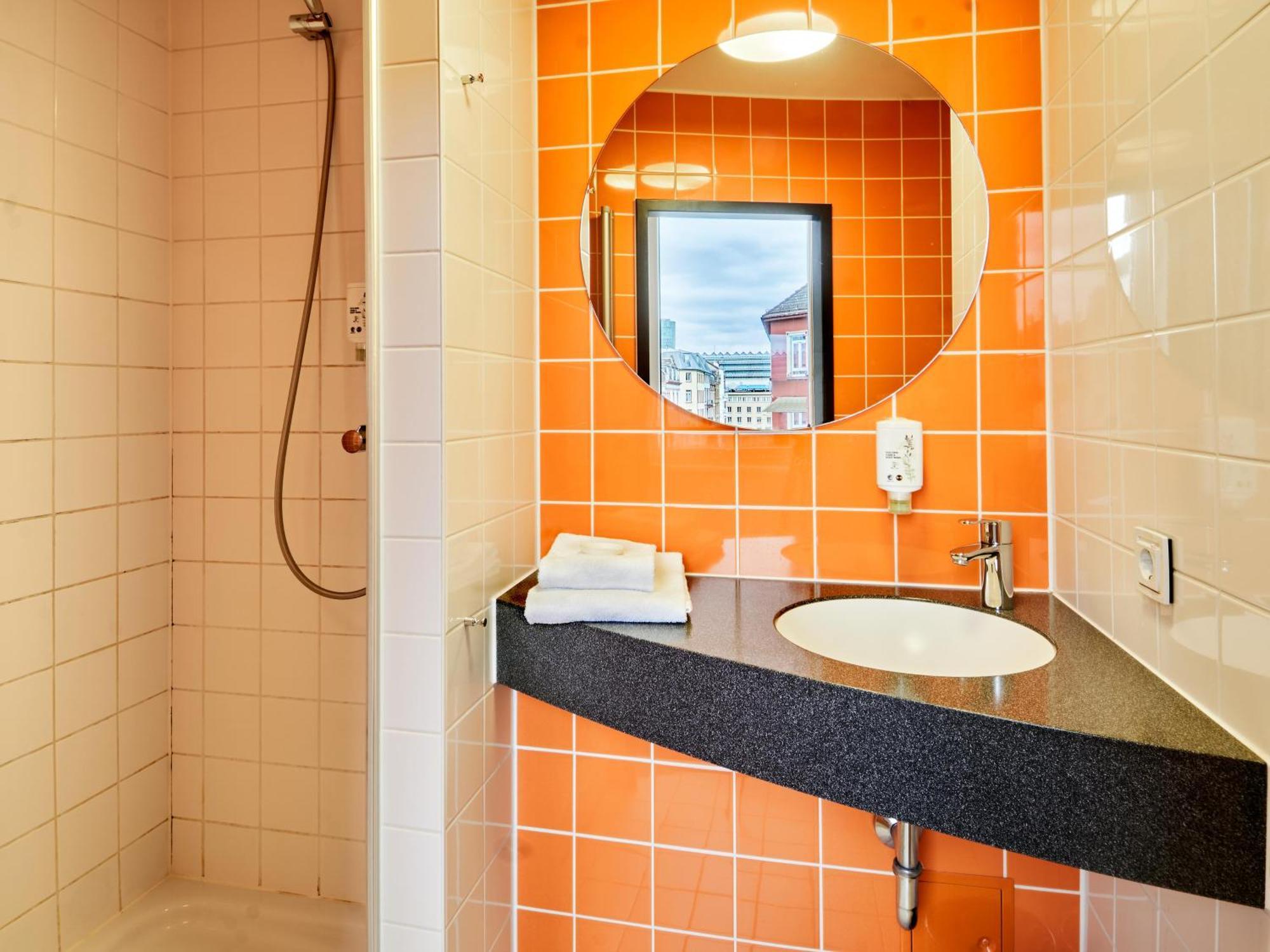 B&B Hotel Frankfurt-Hbf Франкфурт-на-Майне Экстерьер фото